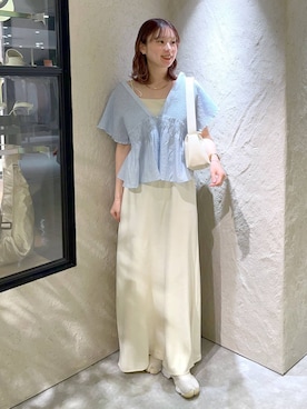 「LOWRYS FARM（ローリーズファーム）のストレッチサテンスカート　 290120（スカート、ホワイト系）」を使った、MIKAさん（レディース・165cm）の春コーディネート