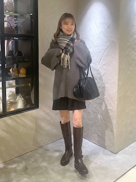 「アイテム（ストール/ショール、ホワイト系）」を使った、MIKAさん（レディース・165cm）の秋コーディネート