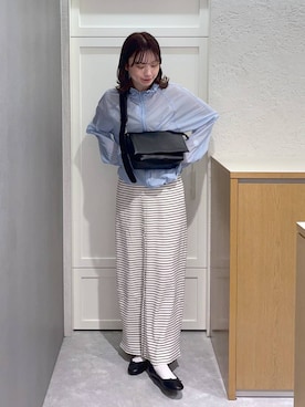 「LOWRYS FARM（ローリーズファーム）の【500mlペットボトル収納可】フラップショルダーＢＡＧ 1046881（ショルダーバッグ、ブラック系）」を使った、MIKAさん（レディース・165cm）の夏コーディネート
