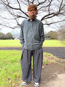 「soerte（ソエルテ）のアイテム（スラックス）」を使った、Ryoさん（メンズ・172cm）の秋コーディネート