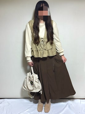 「アイテム（スリッポン）」を使った、naaaa555さん（レディース・165cm）の秋コーディネート