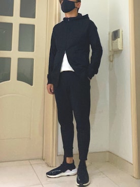 「黒コーデ」｜「アイテム（スウェットパンツ）」を使った、まさきさんさん（メンズ・171cm）の春コーディネート