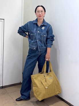 「アイテム（ブローチ/コサージュ）」を使った、azukiさん（レディース・154cm）の秋コーディネート