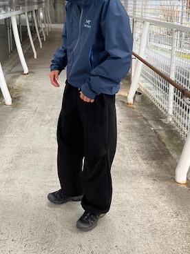 「重ね着ベストシーズン」｜「アイテム（マウンテンパーカー）」を使った、巽さん（メンズ・176cm）の秋コーディネート