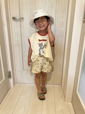 「BREEZE（ブリーズ）のコンフォートストラップサンダル（サンダル、ベージュ系）」を使った、a04030109さん（キッズ・100cm）の夏コーディネート