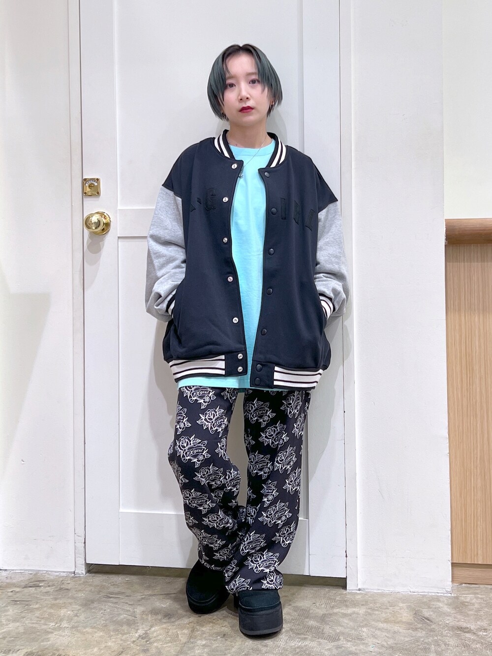 河原光希さんの「SWEAT VARSITY JACKET（X-girl）」を使ったコーディネート