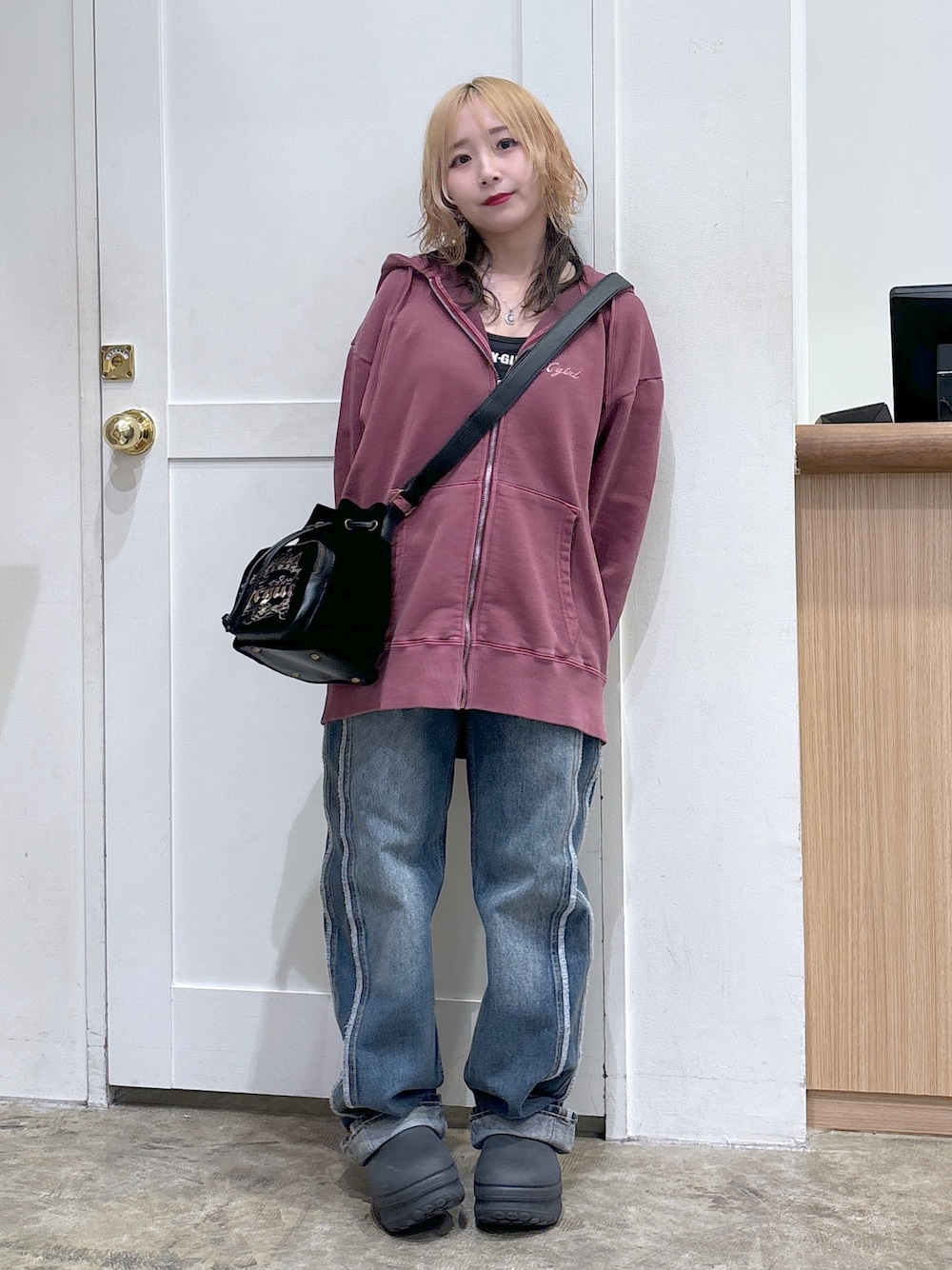 X-girl（エックスガール）の「FACE PIGMENT DYED ZIP UP SWEAT