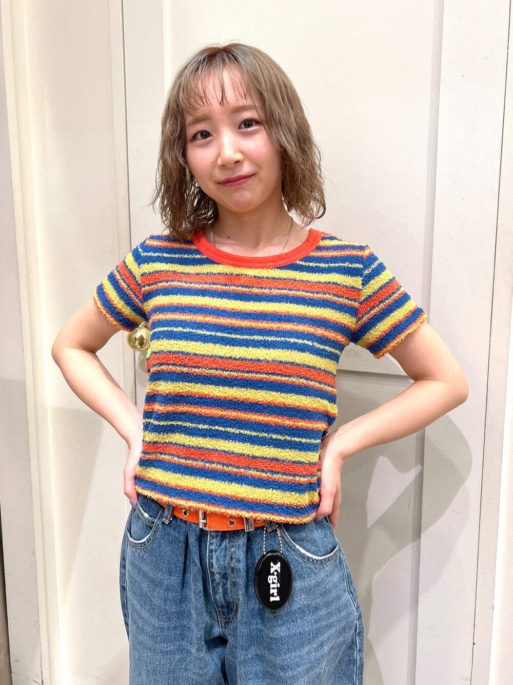 「ストリート、メンズライク、ootd、x-girl、ごきげんウィーク」｜「X-girlのSTRIPED TERRY CLOTH S/S BABY TEE（Tシャツ/カットソー、オレンジ系）」を使った、河原光希さん（レディース・144cm）の春コーディネートの1枚目の写真