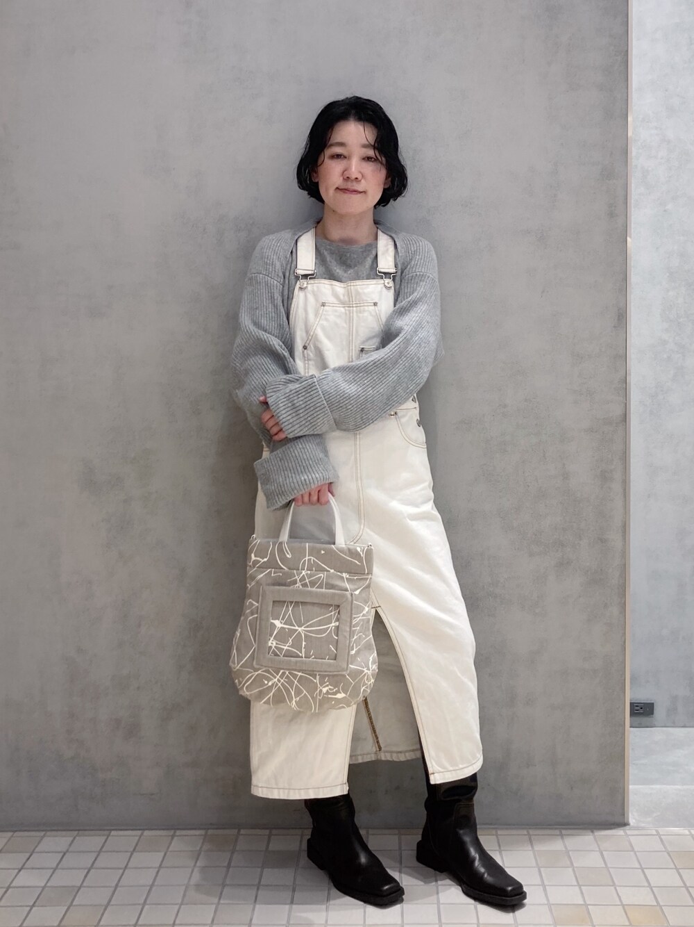 「HIROKO HAYASHI、HIROKOHAYASHI、ヒロコハヤシ、ホワイト、カジュアル、麻、ショルダーバッグ」｜「HIROKO HAYASHIのVERNICE（ベルニーチェ）ショルダーバッグ（ショルダーバッグ、ベージュ系）」を使った、mc_hhさん（レディース・156cm）の夏コーディネートの1枚目の写真