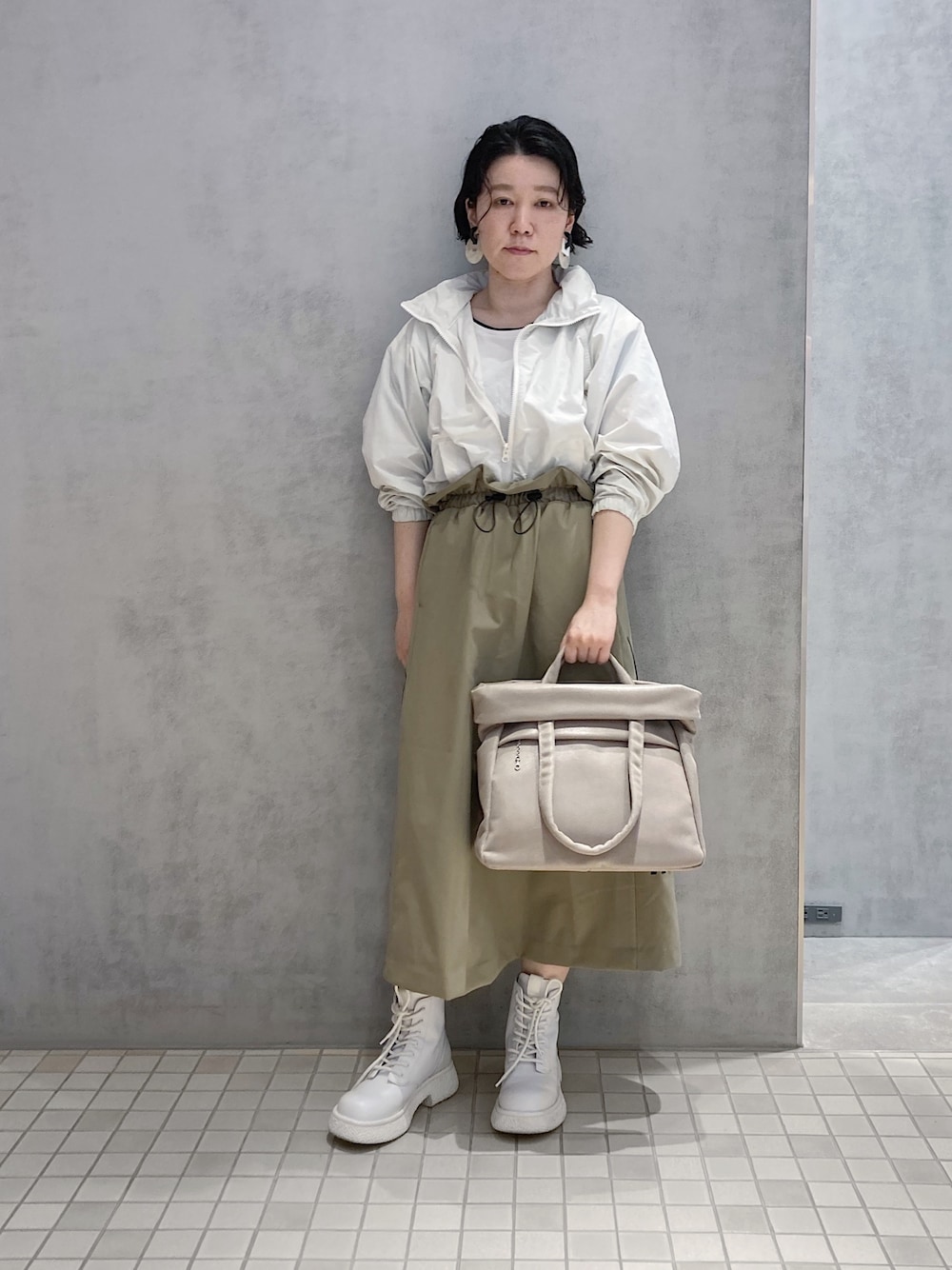 「トートバッグ、カジュアル、ヒロコハヤシ、HIROKO HAYASHI、HIROKOHAYASHI」｜「HIROKO HAYASHIのMAMELI（マメリ）2wayトートバッグ（トートバッグ、ベージュ系）」を使った、mc_hhさん（レディース・156cm）の秋コーディネートの1枚目の写真