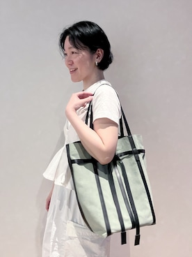 「HIROKO HAYASHI（ヒロコハヤシ）のPANIER CAMOSCIO（パニエ カモッショ）トートバッグ（トートバッグ、グレー系）」を使った、mc_hhさん（レディース・156cm）の春コーディネート