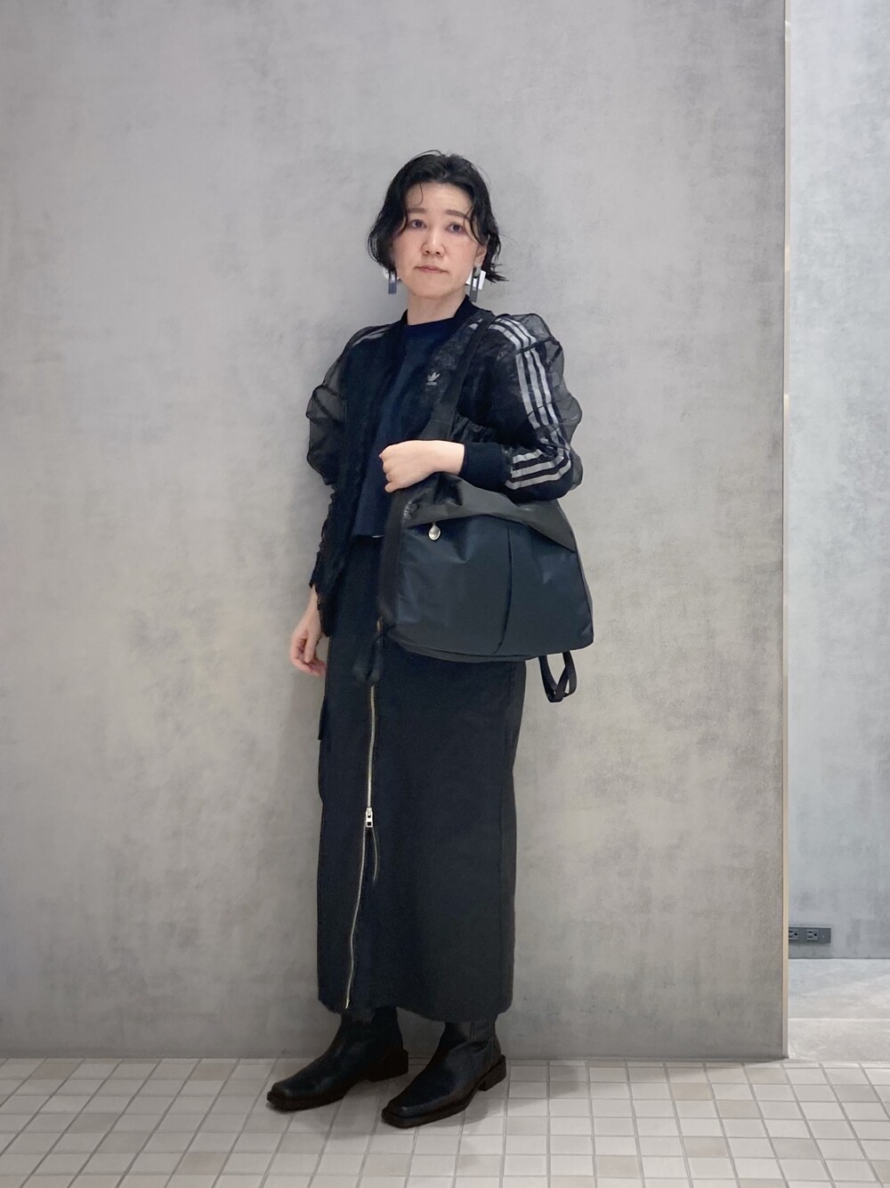 「ネイビー、ナップサック、リュック、カジュアル、HIROKO HAYASHI、HIROKOHAYASHI、ヒロコハヤシ」｜「HIROKO HAYASHIのLUINI(ルイーニ)2wayナップサック（バックパック/リュック、ブルー系）」を使った、mc_hhさん（レディース・156cm）の春コーディネートの1枚目の写真