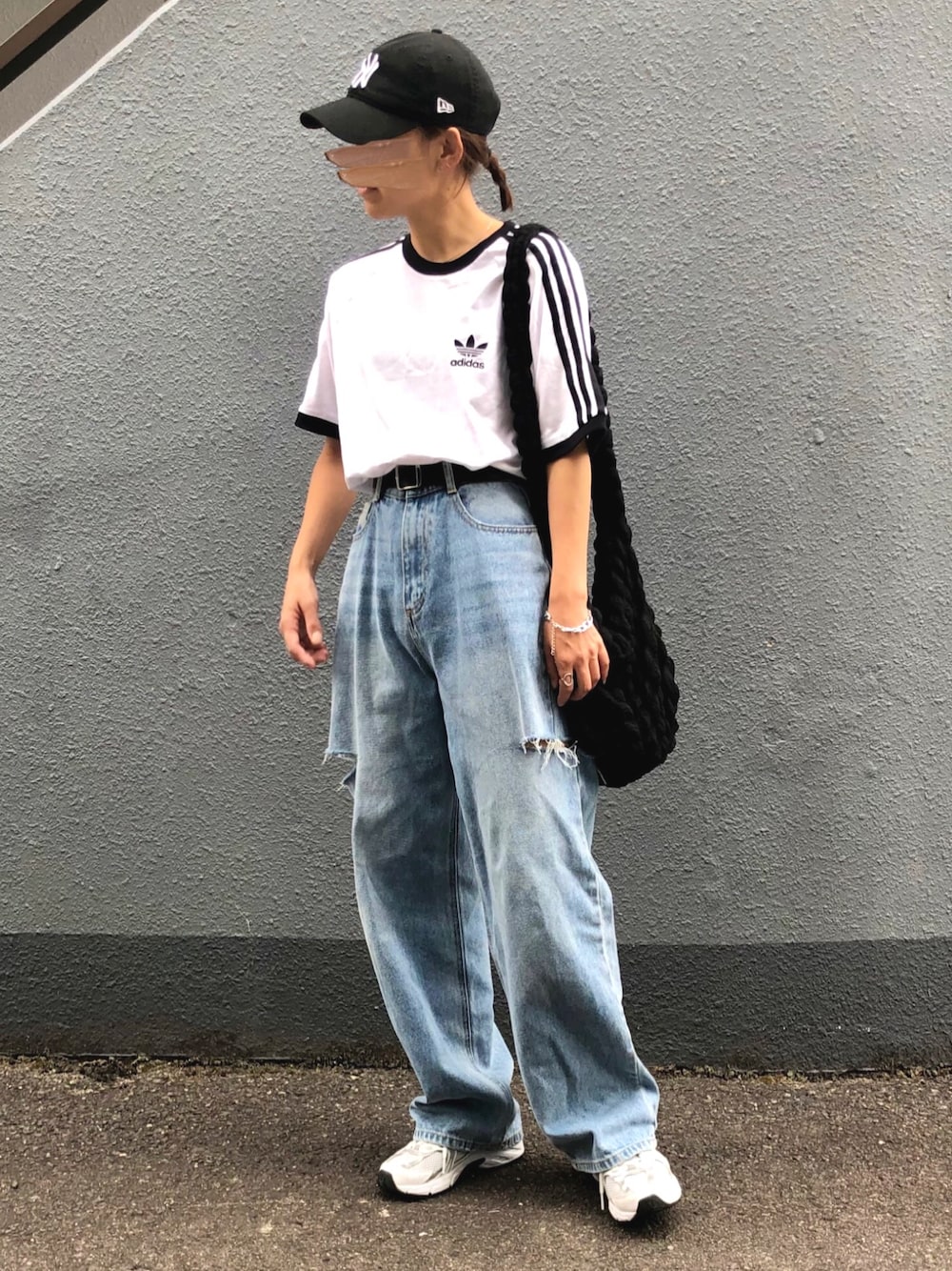 「キャップ、アディダス、サイドカットデニム、カジュアルコーデ、シンプルコーデ、デニム」｜「NEW ERAのWEGO/NEWERA 9TWENTY（キャップ、その他）」を使った、pisa.さん（レディース・158cm）の夏コーディネートの1枚目の写真