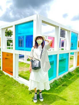 「アイテム（ジャンパースカート、ホワイト系）」を使った、Hsin-Jung Tsaiさん（レディース・165cm）の夏コーディネート