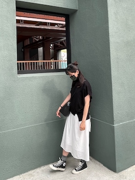 「アイテム（ジャンパースカート、ホワイト系）」を使った、Hsin-Jung Tsaiさん（レディース・165cm）の秋コーディネート