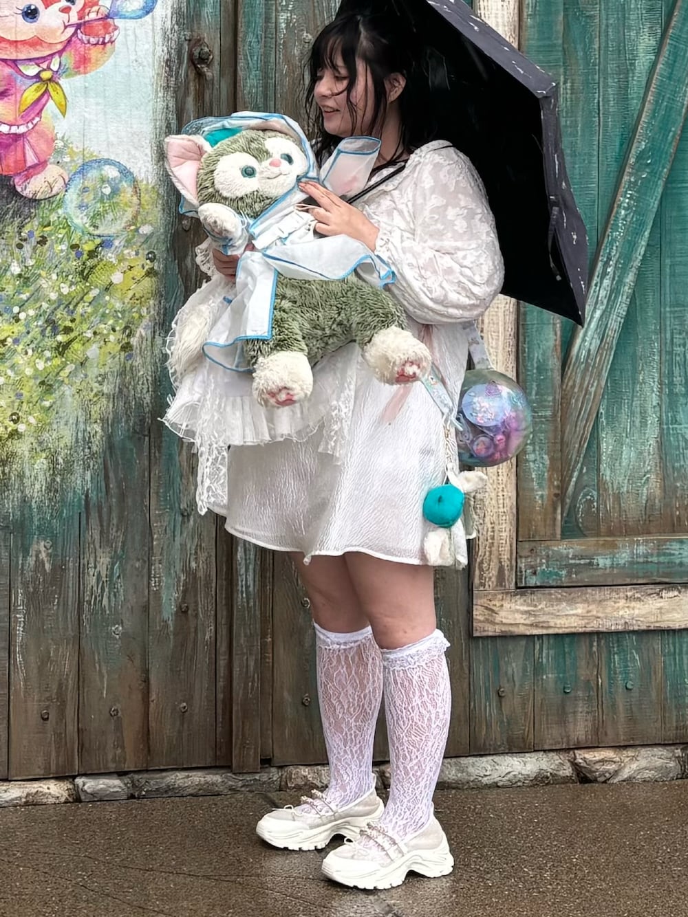 「ディズニーコーデ、ディズニー、ジェラトーニ、ハンドメイド、ホワイト」｜「RANDAのトゥシューズデザインスニーカー（スニーカー、ホワイト系）」を使った、hiruneko32さん（骨格ナチュラル・レディース・165cm）の春コーディネートの1枚目の写真