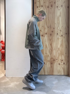 「XLARGE（エクストララージ）のNYLON TRACK JACKET（ナイロンジャケット、グリーン系）」を使った、中野 翔太さん（メンズ・168cm）の春コーディネート