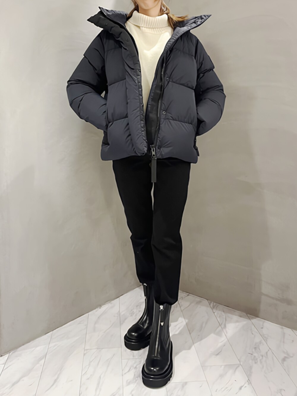 「カナダグーす、ラグアンドボーン、CANADAGOOSE、TOGApulla、ragandbone、トーガプルラ、styleandedit、IHATOV、イーハトーブ、スタイルアンドエディット」｜「CANADA GOOSEのアイテム（ジャケット/アウター、ブラック系）」を使った、ジェイアール名古屋タカシマヤさん（レディース・157cm）の秋コーディネートの1枚目の写真