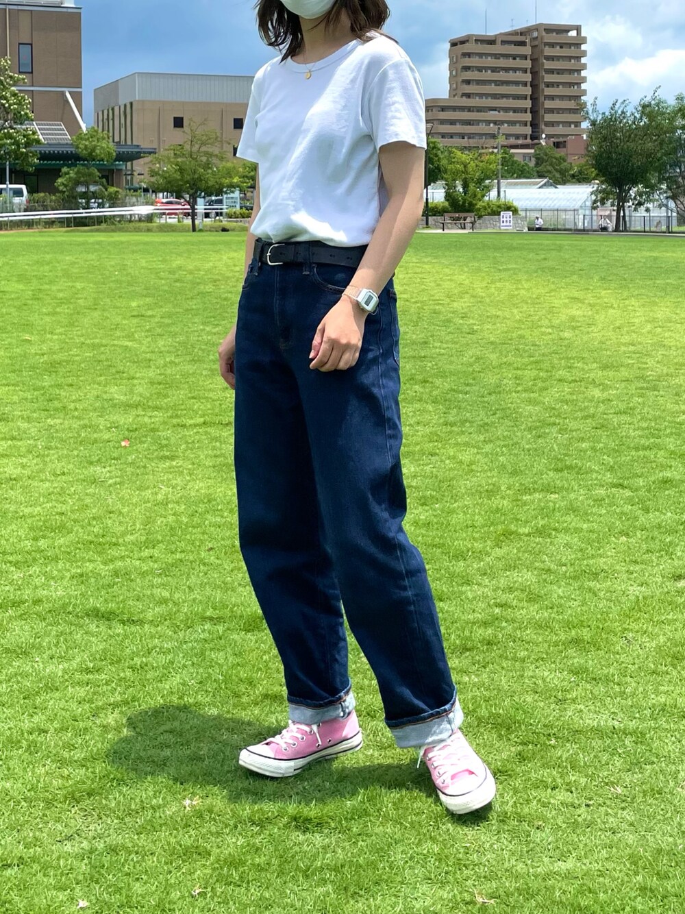「無印良品コーデ、シンプルコーデ」｜「無印良品のアイテム（デニムパンツ、ブルー系）」を使った、tonyunomiteeさん（レディース・156cm）の夏コーディネートの1枚目の写真