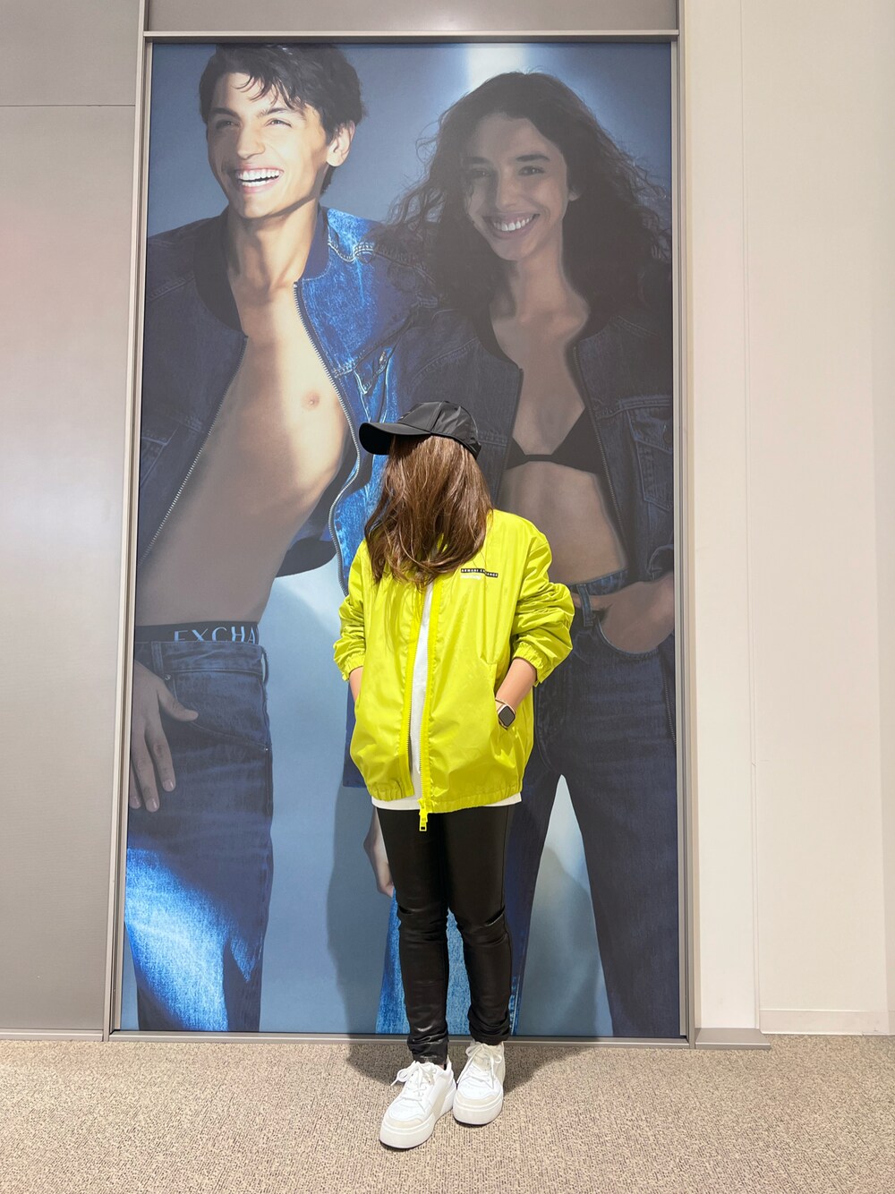 「AXchanger、AXchange、armaniexchange、ARMANIEXCHANGE、アルマーニエクスチェンジ、春、春服、春コーデ、メンズファッション、カジュアル、カジュアルコーデ、カジュアルスタイル、休日スタイル、いいね、save、フォローお願いします🤑、おしゃれさんと繋がりたい」｜「ARMANI EXCHANGEの【A|X アルマーニ エクスチェンジ】レースアップスニーカー（スニーカー、ホワイト系）」を使った、mikaさん（レディース・151cm）の春コーディネートの1枚目の写真