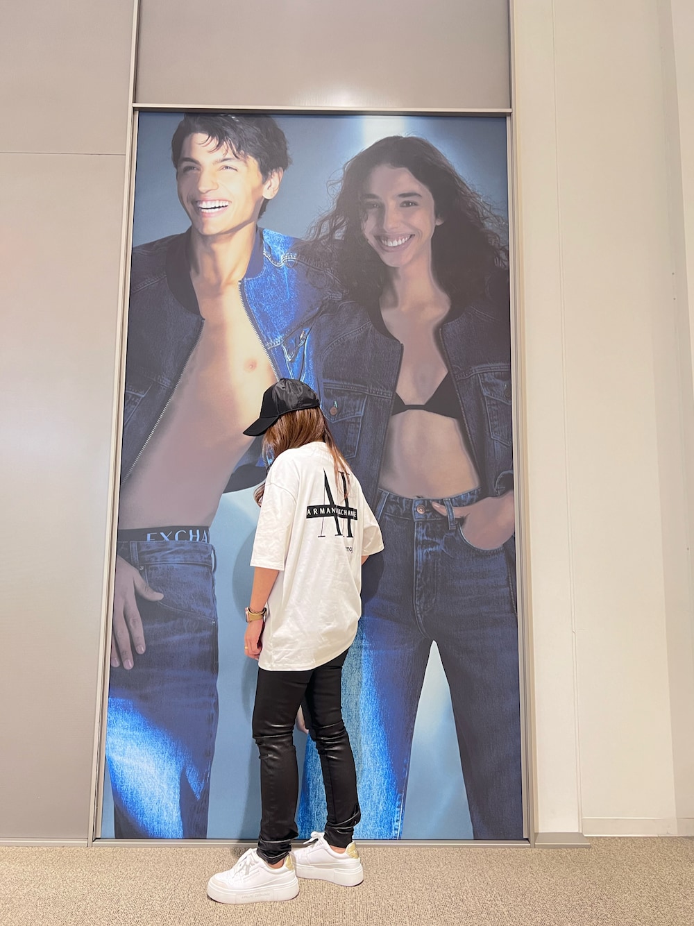 「AXchanger、AXchange、armaniexchange、ARMANIEXCHANGE、アルマーニエクスチェンジ、春、春服、春コーデ、メンズファッション、カジュアル、カジュアルコーデ、カジュアルスタイル、休日スタイル、いいね、save、フォローお願いします🤑、おしゃれさんと繋がりたい」｜「ARMANI EXCHANGEの【A|X アルマーニ エクスチェンジ】レースアップスニーカー（スニーカー、ホワイト系）」を使った、mikaさん（レディース・151cm）の春コーディネートの1枚目の写真