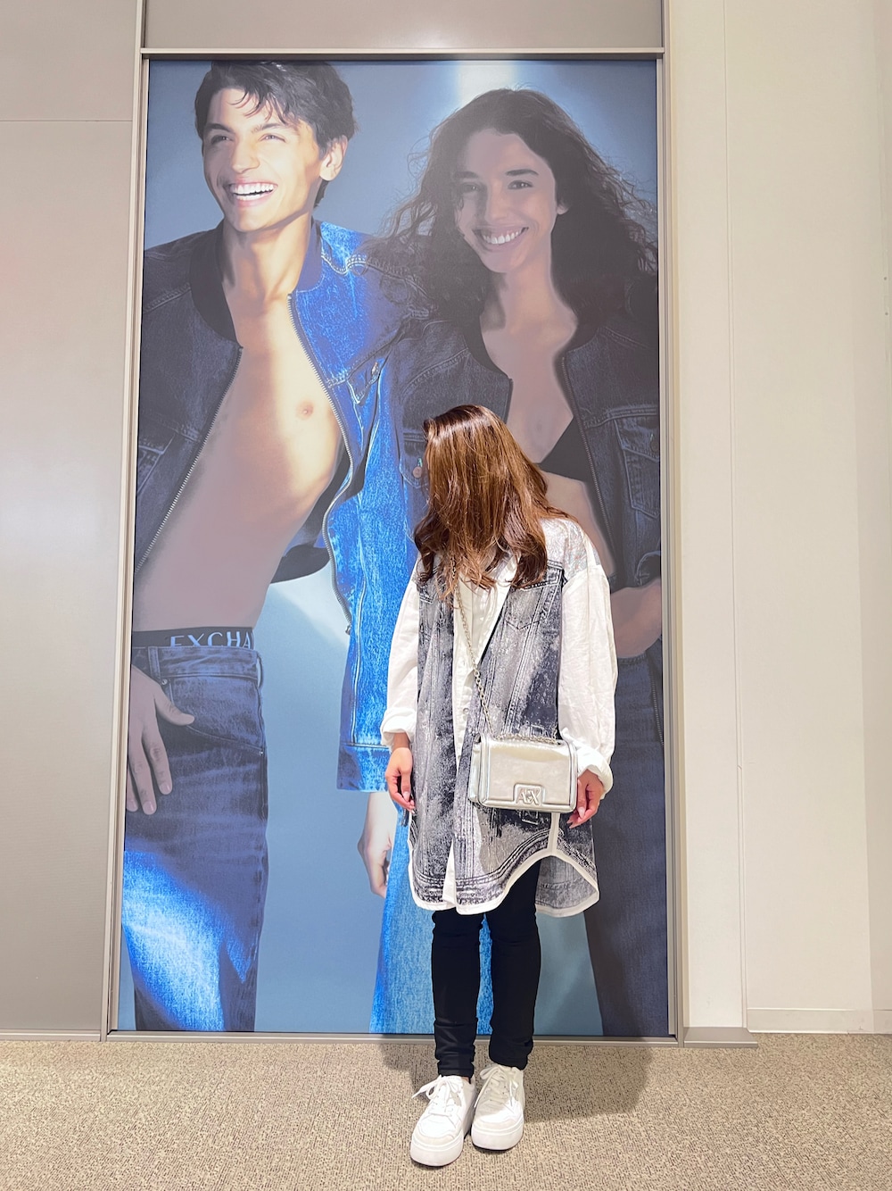 「AXchanger、AXchange、armaniexchange、ARMANIEXCHANGE、アルマーニエクスチェンジ、春、春服、春コーデ、カジュアル、カジュアルコーデ、カジュアルスタイル、スニーカー、スニーカーコーデ、いいね、save、フォローお願いします🤑、おしゃれさんと繋がりたい」｜「ARMANI EXCHANGEの【A|X アルマーニ エクスチェンジ】レースアップスニーカー（スニーカー、ホワイト系）」を使った、mikaさん（レディース・151cm）の春コーディネートの1枚目の写真