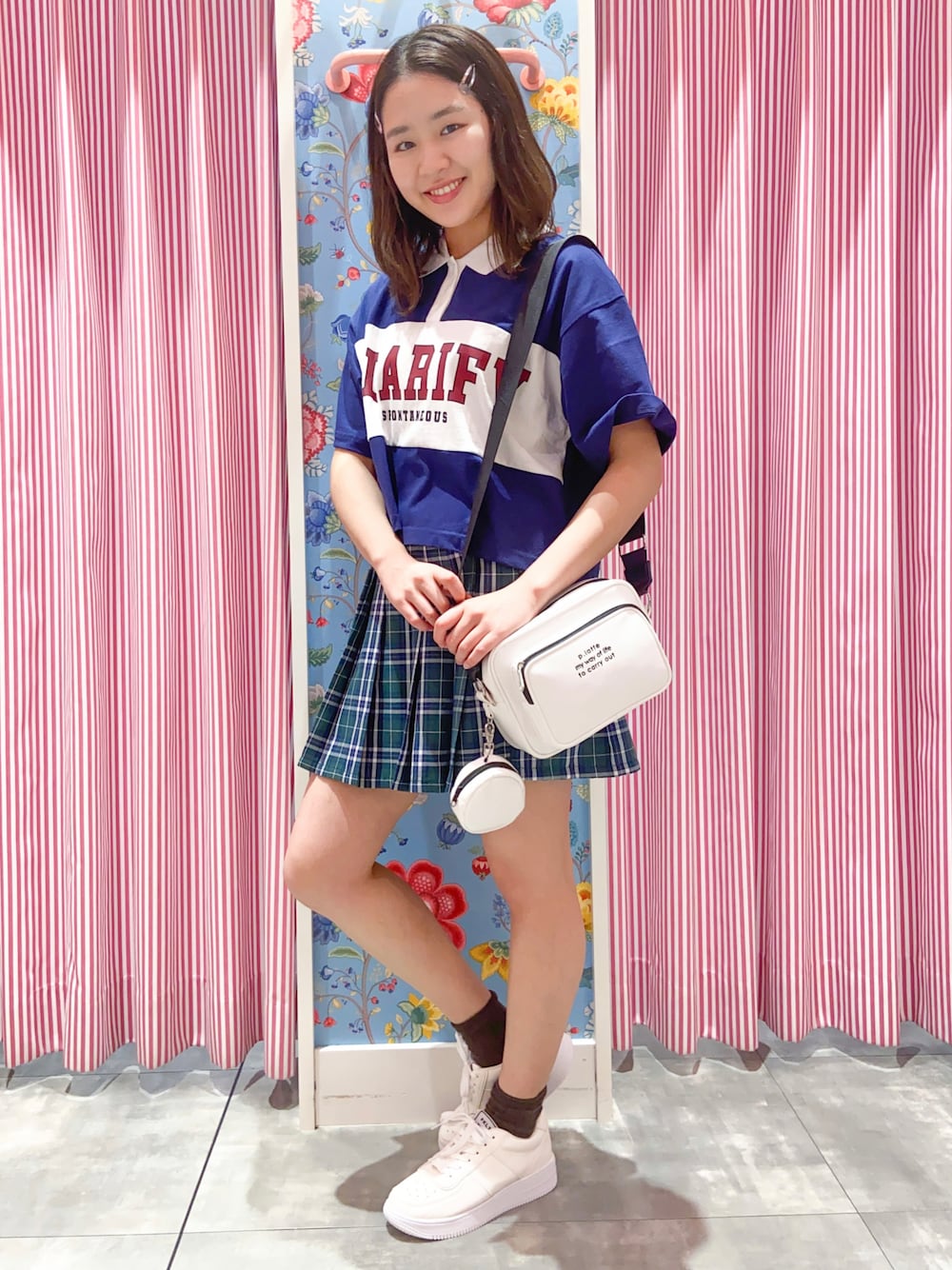 「ラガーシャツ、カジュアル、カジュアルコーデ、休日コーデ、ピンクラテ」｜「PINK-latteのチェックプリーツスカート（スカート、グリーン系）」を使った、えみりんさん（レディース・162cm）の夏コーディネートの1枚目の写真