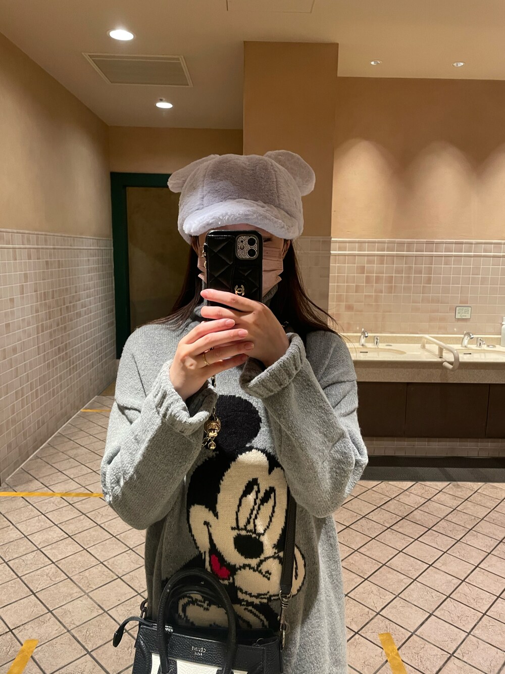 「no brandのアイテム（ワンピース、グレー系）」を使った、hinyuugohanさん（レディース・156cm）の春コーディネートの1枚目の写真