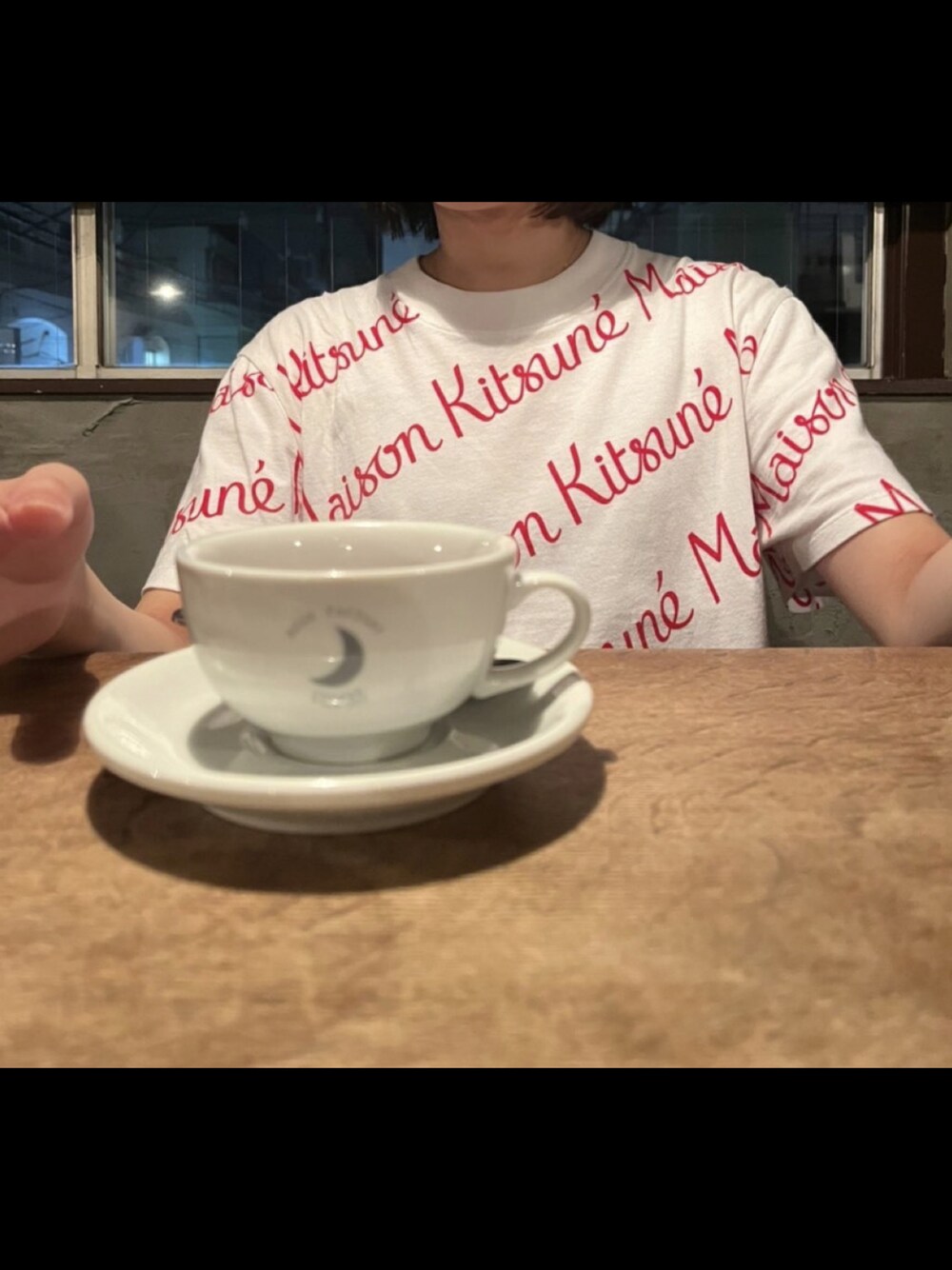 「Maison KitsuneのMaison Kitsuné - プリント Tシャツ - men - コットン - L（Tシャツ/カットソー、ホワイト系）」を使った、hinyuugohanさん（レディース・156cm）の秋コーディネートの1枚目の写真