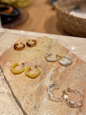 「Ungrid（アングリッド）のアイテム（ピアス（両耳用））」を使った、山下公留子さん（レディース・167cm）の秋コーディネート