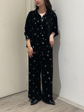 「Ungrid（アングリッド）のシアーベロアルーズシャツ（シャツ/ブラウス、ブラック系）」を使った、関 侑梨乃さん（レディース・156cm）の秋コーディネート