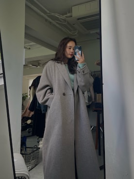 「アイテム（チェスターコート）」を使った、関 侑梨乃さん（レディース・156cm）の秋コーディネート