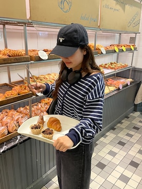 「Ungrid（アングリッド）のウエストタックカーブデニム（デニムパンツ）」を使った、関 侑梨乃さん（レディース・156cm）の春コーディネート