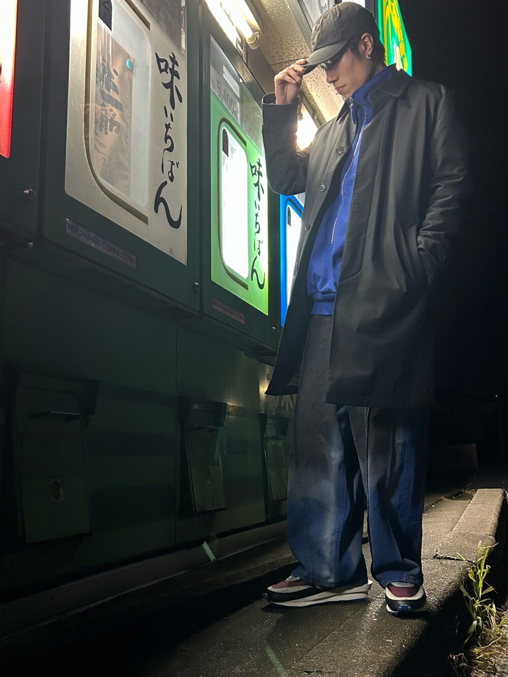 BURBERRY BLACK LABELのステンカラーコートを使った人気ファッション