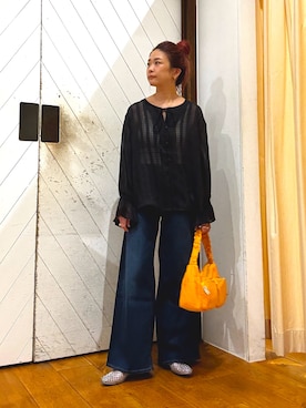 「URBAN RESEARCH DOORS（アーバンリサーチドアーズ）のシアーチェックブラウス（シャツ/ブラウス、ブラック系）」を使った、kazueさん（レディース・158cm）の夏コーディネート