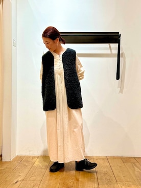 「アイテム（バングル/リストバンド）」を使った、kazueさん（レディース・158cm）の秋コーディネート