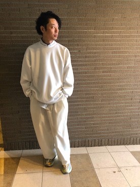 「JIMMY CHOO（ジミーチュウ）のアイテム（スニーカー）」を使った、somuchanさん（メンズ・171cm）の春コーディネート