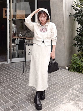 「アイテム（ボストンバッグ）」を使った、ありすさん（レディース・163cm）の秋コーディネート