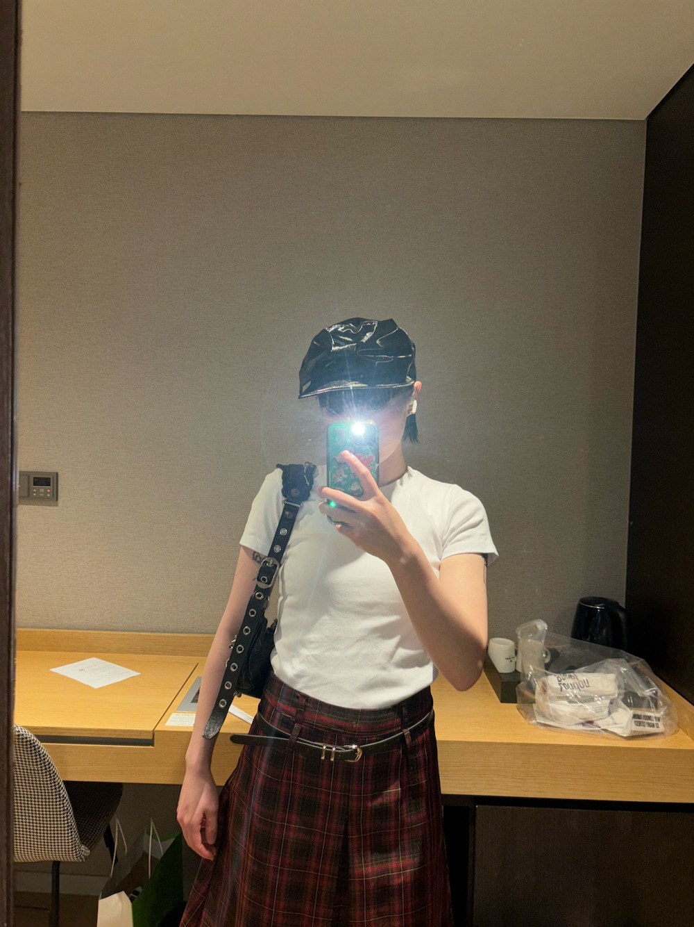 「韓国旅行、韓国ファッション、韓国ブランド、BALENCIAGA、marine serre、チェックスカート、キャスケット」｜「ChickのChecked skirt with belt/ベルト付きチェックスカート（スカート、レッド系）」を使った、Ｋさん（レディース・163cm）の夏コーディネートの1枚目の写真