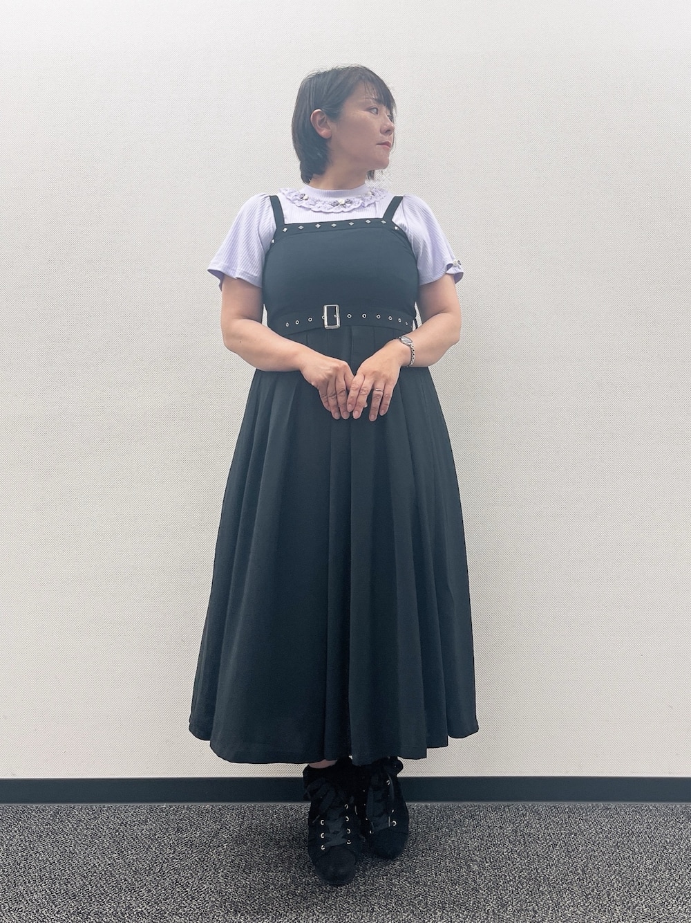 「axes femme、夏服コーデ、ワンピーススタイル、夏コーデ、夏服、40代ファッション」｜「axes femmeのレースアップブーサン（サンダル、ブラック系）」を使った、ジョーさん（レディース・161cm）の夏コーディネートの1枚目の写真