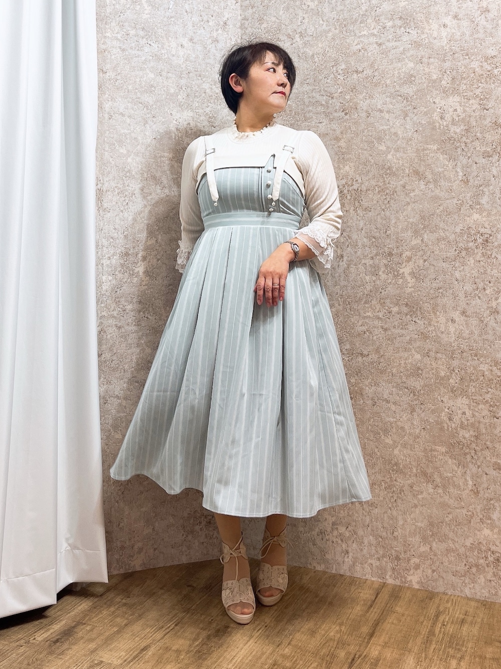 「春色、春めき満開コーデ、ワンピース、デートコーデ、お出かけコーデ、axes femme、おでかけコーデ、春カラー、おしゃれさんと繋がりたい」｜「axes femmeのカットワークレースサンダル（サンダル、ホワイト系）」を使った、ジョーさん（レディース・161cm）の春コーディネートの1枚目の写真