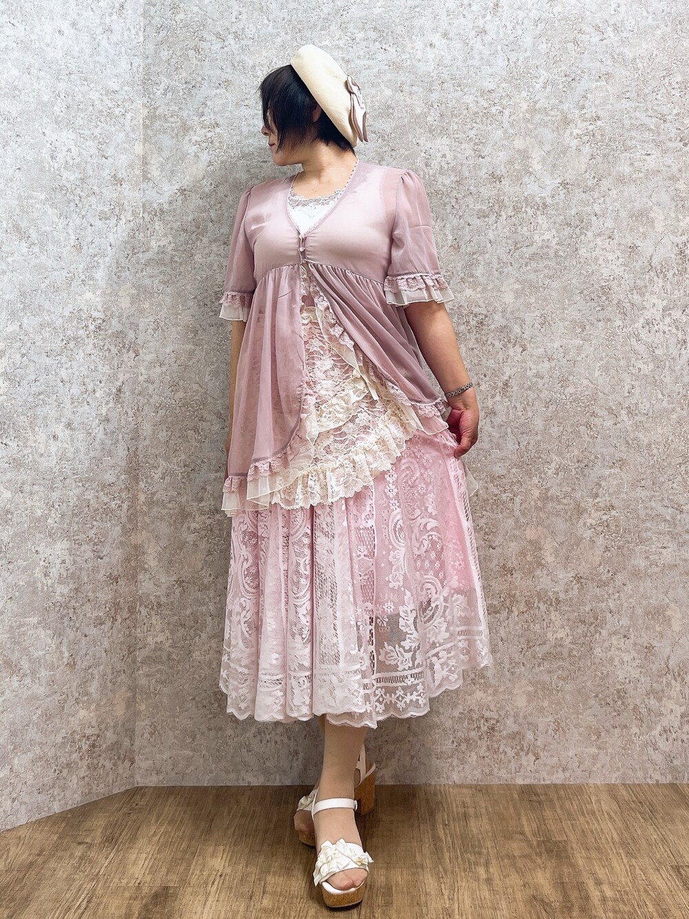 「最近のいい感じコーデ、お出かけコーデ、axes femme、夏コーデ、お洒落さんとつながりたい、スカートコーデ、きれいめコーデ、レース、バブーシュカ、カップ付きインナー」｜「axes femmeのリボン×リボンサンダル（サンダル、ホワイト系）」を使った、ジョーさん（レディース・161cm）の春コーディネートの1枚目の写真