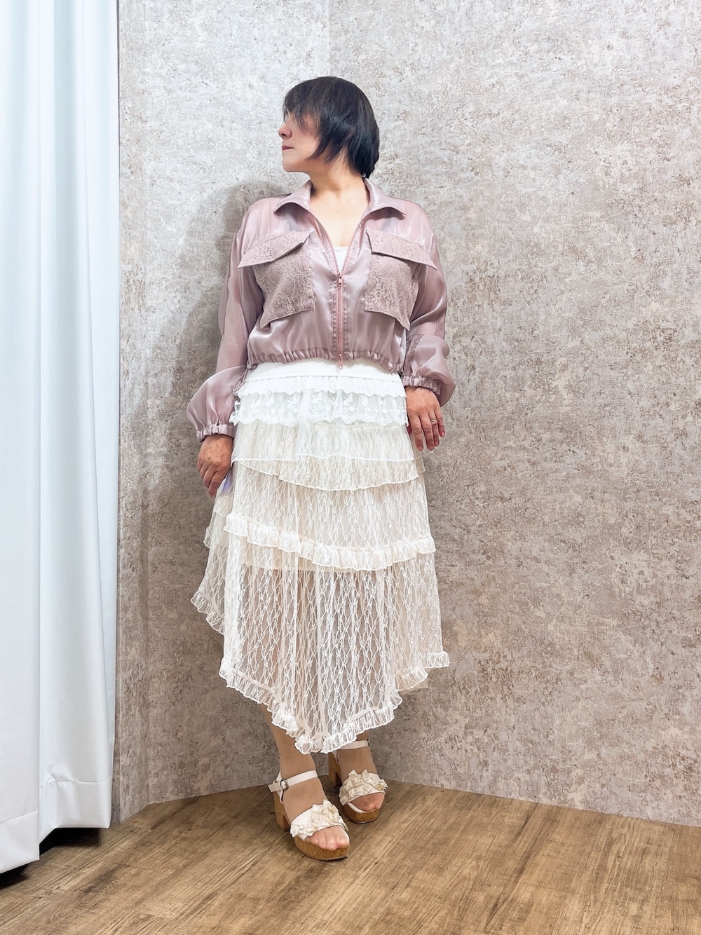 「最近のいい感じコーデ、淡色コーデ、お出かけコーデ、axes femme、オトナ女子、春カラー」｜「axes femmeのリボン×リボンサンダル（サンダル、ホワイト系）」を使った、ジョーさん（レディース・161cm）の春コーディネートの1枚目の写真