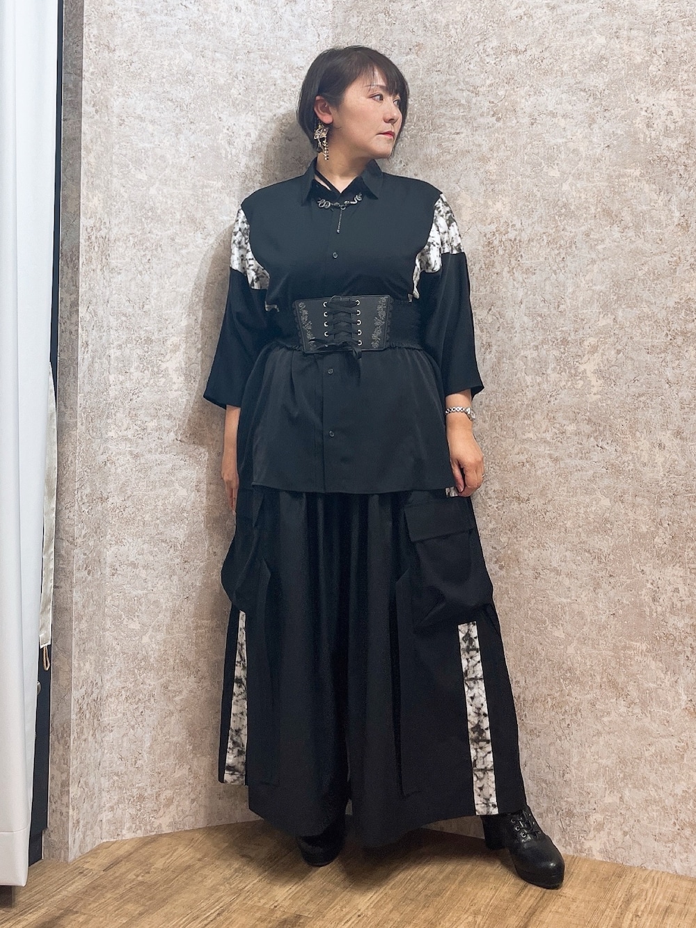 「axes femme、REZEN、いいね、save、フォローお願いします🤑、ブラック、和洋折衷、和柄、シャツ」｜「axes femmeのレース切替編み上げブーツ（ブーツ、ブラック系）」を使った、ジョーさん（レディース・161cm）の春コーディネートの1枚目の写真