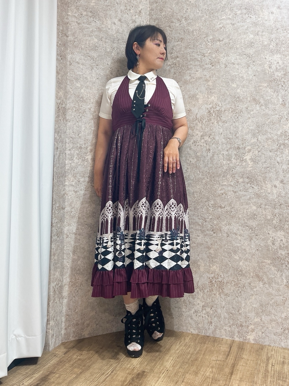 「axes femme POETIQUEのチェスボードホルターワンピース（ワンピース、レッド系）」を使った、ジョーさん（レディース・161cm）の夏コーディネートの1枚目の写真