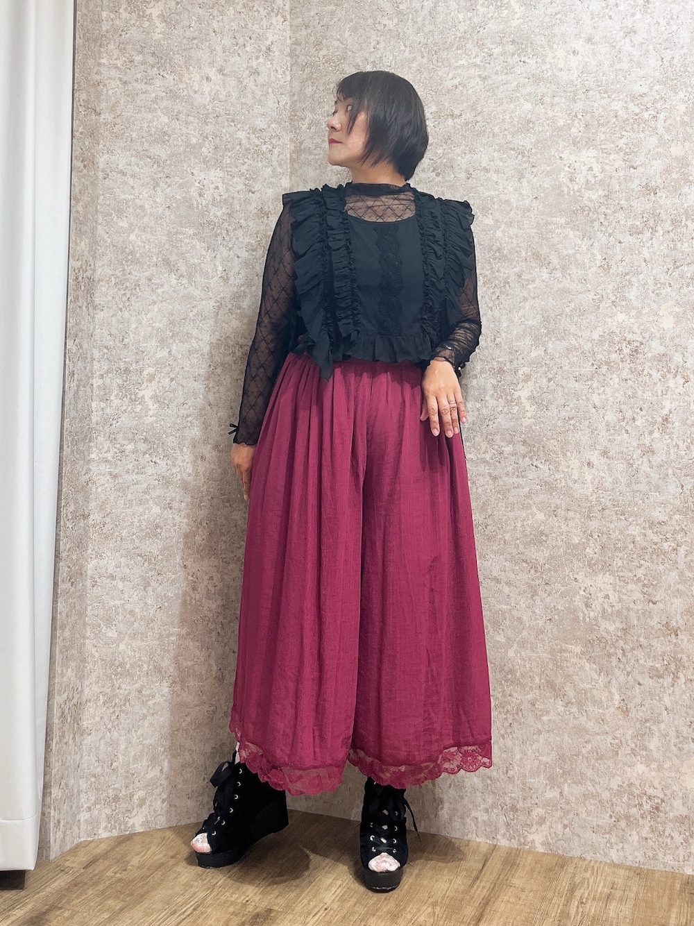 「axes femme、夏コーデ、夏服、最近のいい感じコーデ、いいね、save、フォローお願いします🤑、オトナ女子、ベストコーデ」｜「axes femmeのレースアップブーサン（サンダル、ブラック系）」を使った、ジョーさん（レディース・161cm）の夏コーディネートの1枚目の写真