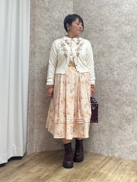 「axes femme（アクシーズファム）の金木犀刺繍襟ブラウス（シャツ/ブラウス）」を使った、ジョーさん（レディース・161cm）の秋コーディネート