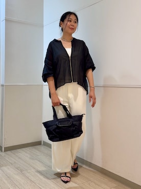 「Jena espace merveilleux(ジェナ エスパスメルヴェイユ)のバックラッフルメッシュジャケット(Vest、ブラック系)」を使った、Mikiさん(レディース・163cm)の夏コーディネート