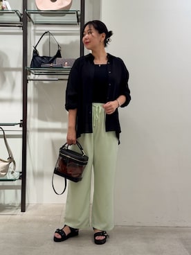 「Jena espace merveilleux(ジェナ エスパスメルヴェイユ)のタックイージーパンツ(Pants、グリーン系)」を使った、Mikiさん(レディース・163cm)の夏コーディネート