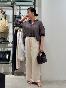 「Jena espace merveilleux(ジェナ エスパスメルヴェイユ)のテンセルリネンイージーパンツ(Pants、ベージュ系)」を使った、Mikiさん(レディース・163cm)の春コーディネート